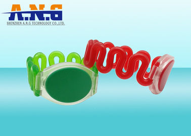 125KHz TK4100 EM4200 Waterproof PVC Rfid Wristbands For Leisure Clubs